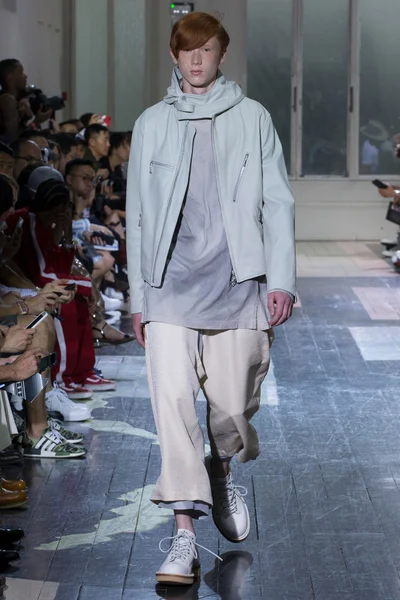 Look 3